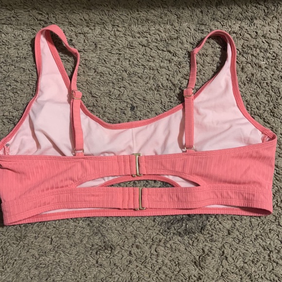 Brand New Keyhole Swin Top size XL - Picture 2 of 2